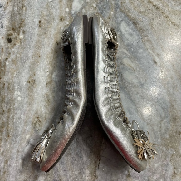 Tory Burch Silver Reva Tassel Ballet Flats Women’s - Picture 4 of 9